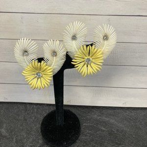 Unique Vintage Creator Clip-on Earrings - Yellow/light yellow Plastic